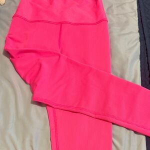 Beach Riot Vibrant Pink sparkle 💖 leggings NWOT